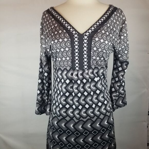 Dress by WHITE MARK COUTURE COLLECTION. SIZE M. BROWN WHITE GEOMETRIC DESIGN - Picture 15 of 16
